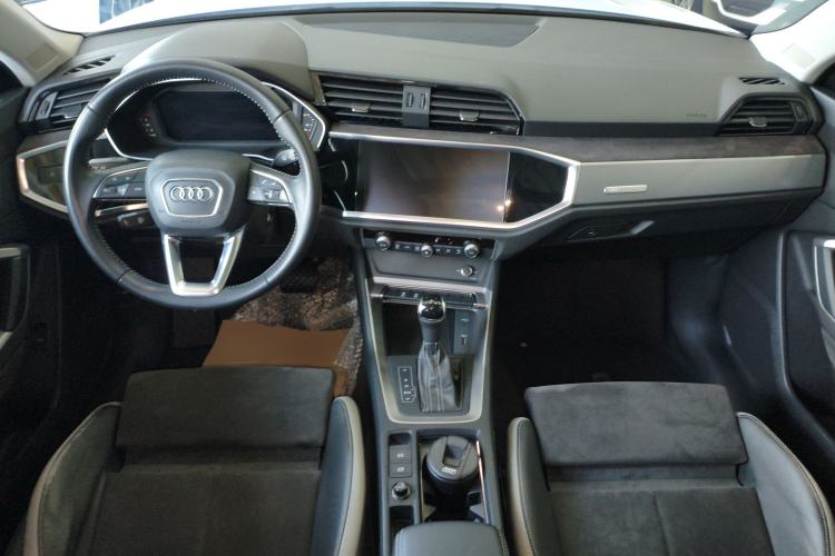 Used Audi Q3 2019 35 TFSI Advanced Dynamic Edition Center Console