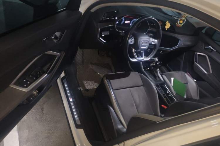 Used Audi Q3 2019 35 TFSI Fashion Dynamic Model Driver Seat
