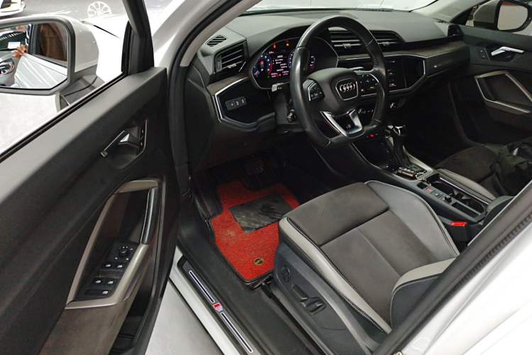 Used Audi Q3 2019 35 TFSI Fashion Dynamic Model Driver Seat