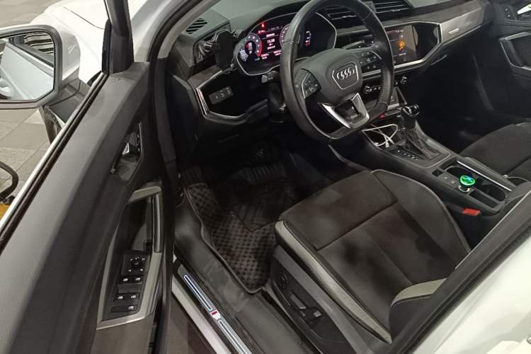 Used Audi Q3 2019 35 TFSI Fashion Dynamic Model Driver Seat