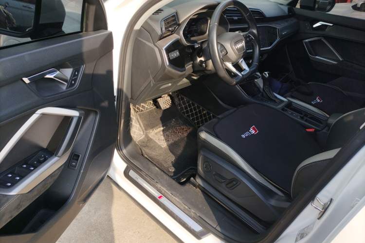 Used Audi Q3 2019 35 TFSI Fashion Dynamic Model Driver Seat