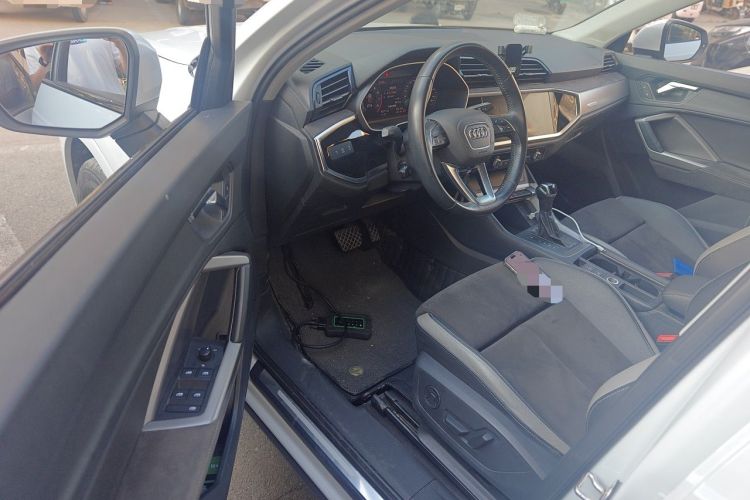 Used Audi Q3 2019 35 TFSI Advanced Dynamic Edition Driver Seat