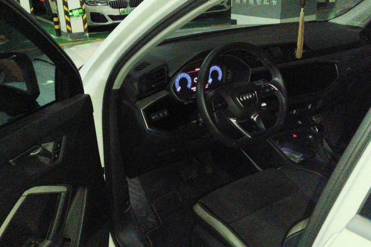 Used Audi Q3 2019 35 TFSI Fashion Dynamic Model Driver Seat