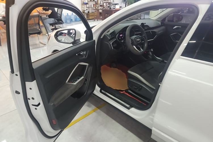 Used Audi Q3 2019 35 TFSI Advanced Dynamic Edition Driver Seat
