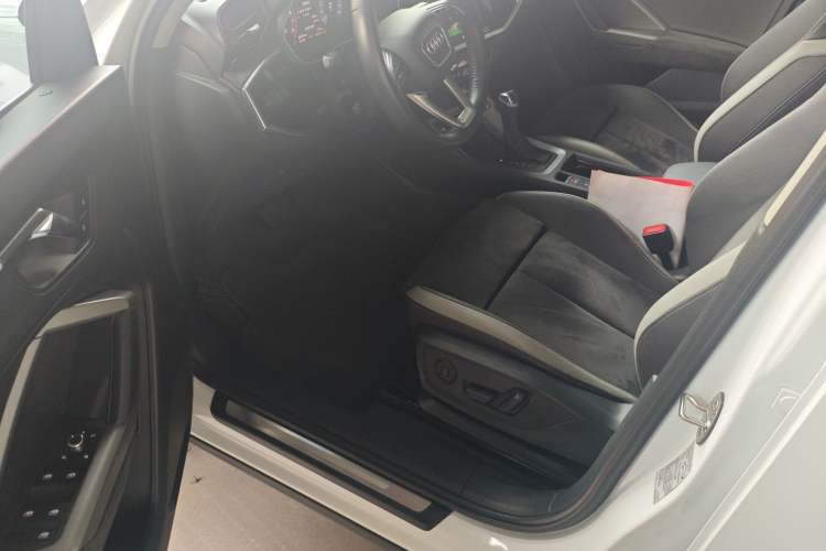 Used Audi Q3 2019 35 TFSI Advanced Dynamic Edition Driver Seat