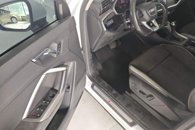 Used Audi Q3 2019 35 TFSI Fashion Dynamic Model Driver Seat