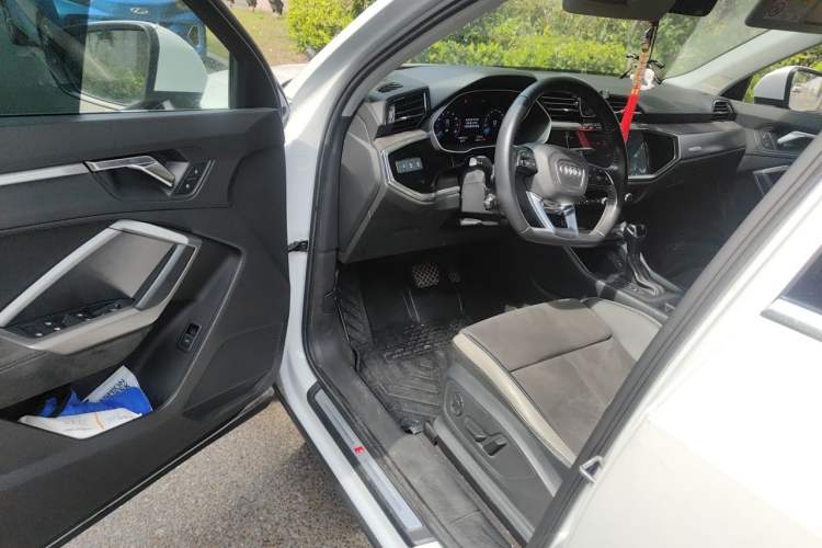 Used Audi Q3 2019 40 TFSI Fashion Dynamic Model Driver Seat