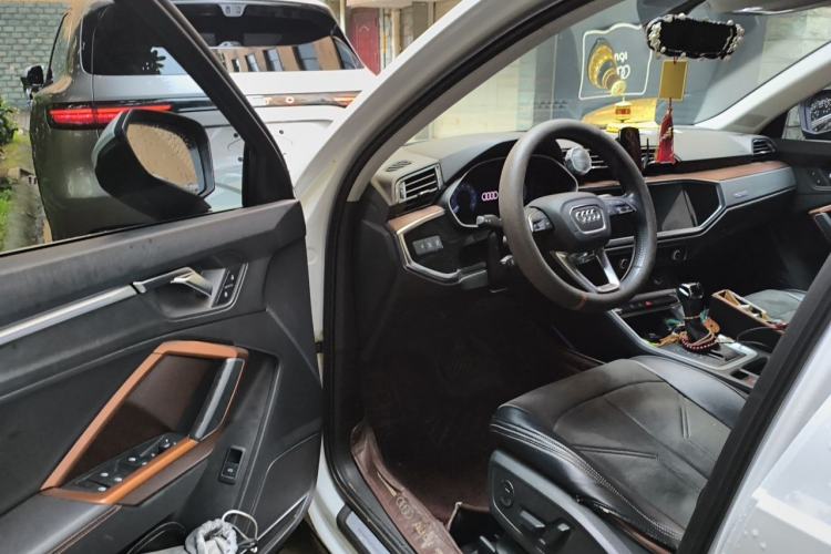 Used Audi Q3 2019 40 TFSI Fashionable and Elegant Model Driver Seat