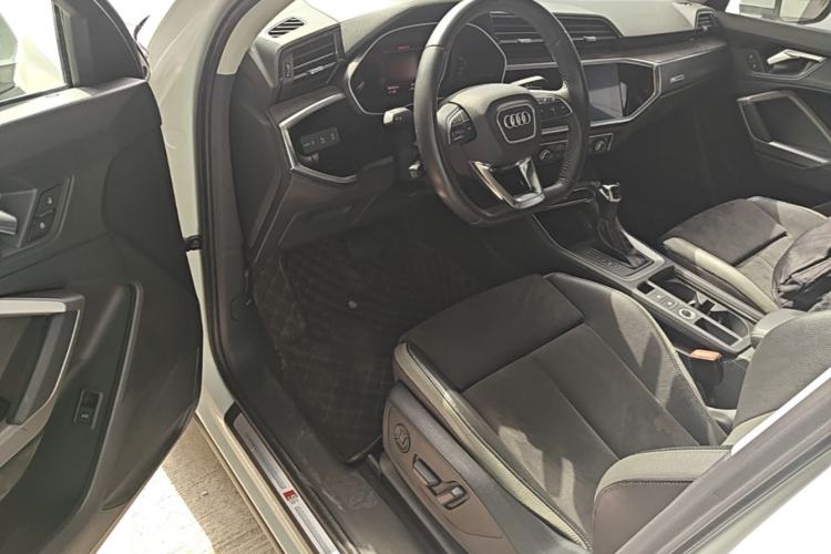 Used Audi Q3 2019 35 TFSI Fashion Dynamic Model Driver Seat