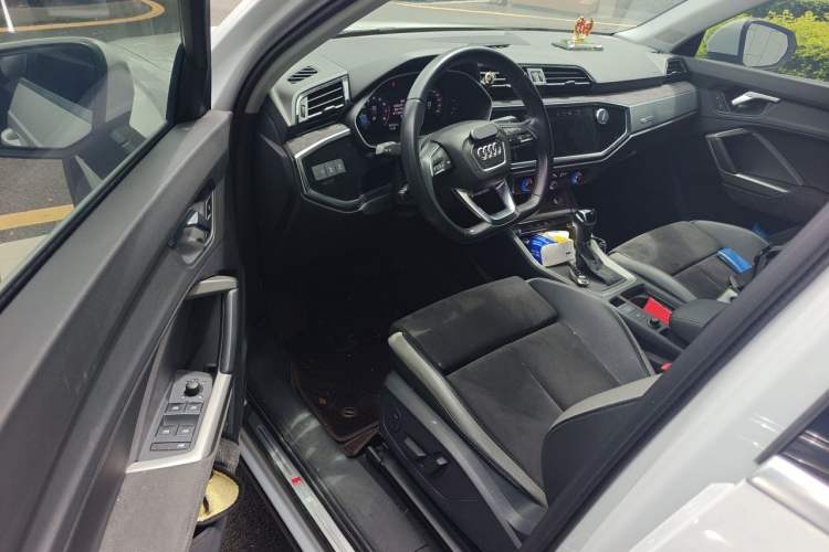 Used Audi Q3 2019 35 TFSI Fashion Dynamic Model Driver Seat