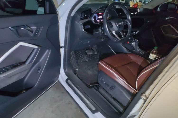 Used Audi Q3 2019 35 TFSI Advanced Dynamic Edition Driver Seat