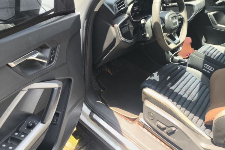Used Audi Q3 2019 35 TFSI Fashion Dynamic Model Driver Seat