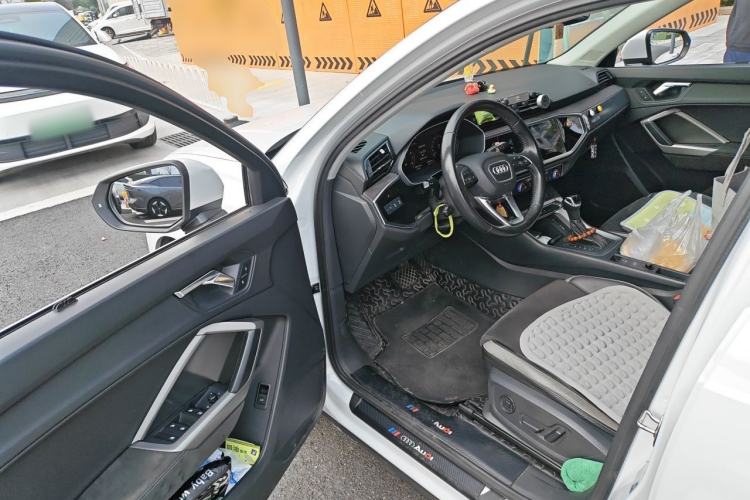 Used Audi Q3 2019 35 TFSI Advanced Dynamic Edition Driver Seat
