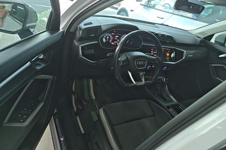 Used Audi Q3 2019 40 TFSI Fashion Dynamic Model Driver Seat