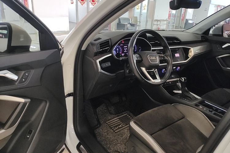 Used Audi Q3 2019 35 TFSI Advanced Dynamic Edition Driver Seat