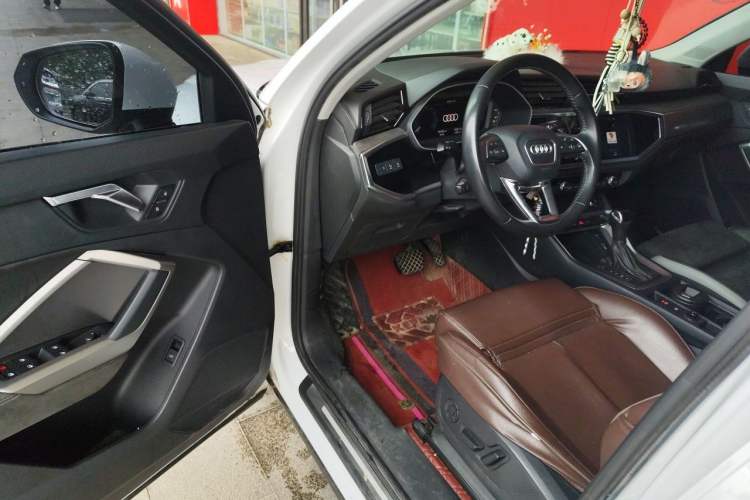 Used Audi Q3 2019 35 TFSI Advanced Dynamic Edition Driver Seat