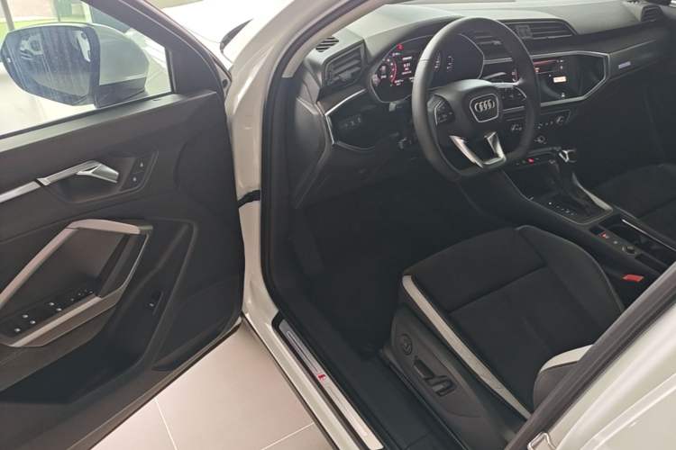 Used Audi Q3 2019 40 TFSI Fashion Dynamic Model Driver Seat