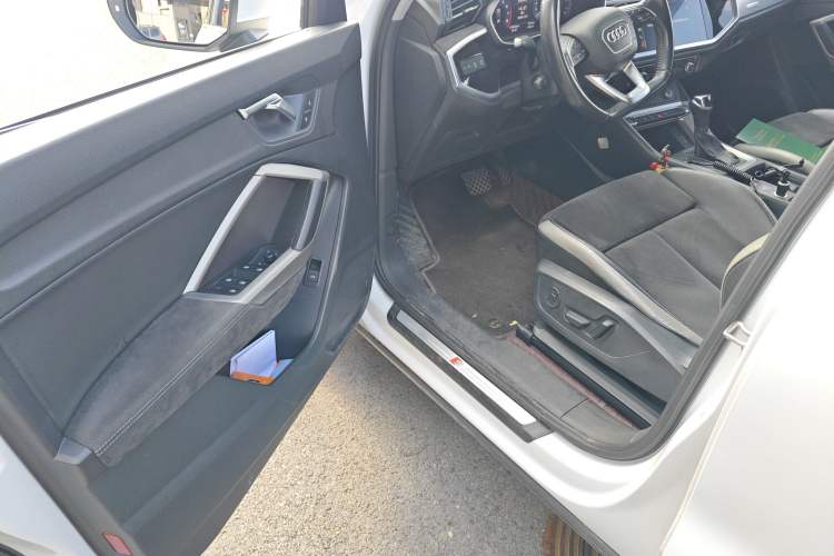 Used Audi Q3 2019 35 TFSI Fashion Dynamic Model Driver Seat