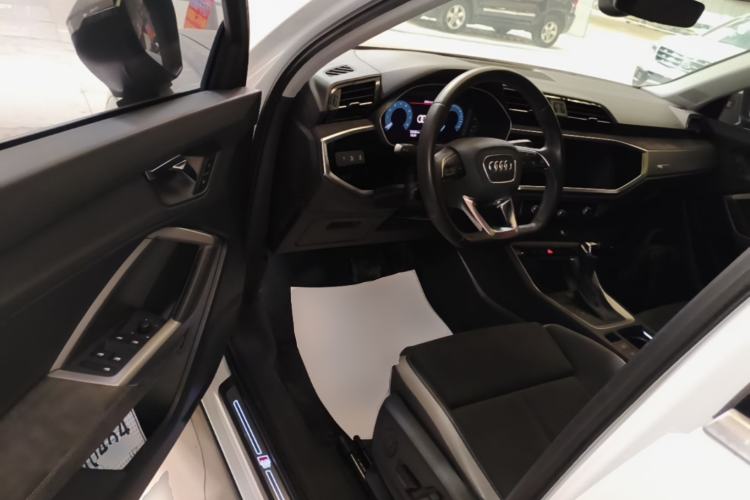 Used Audi Q3 2019 35 TFSI Fashion Dynamic Model Driver Seat