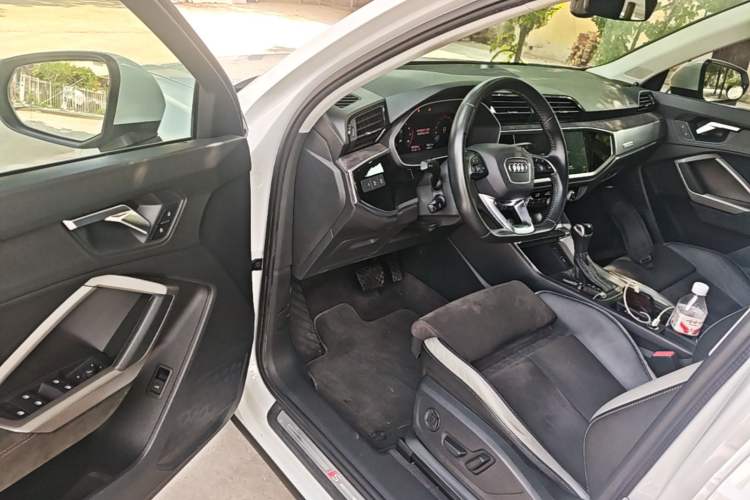 Used Audi Q3 2019 35 TFSI Fashion Dynamic Model Driver Seat
