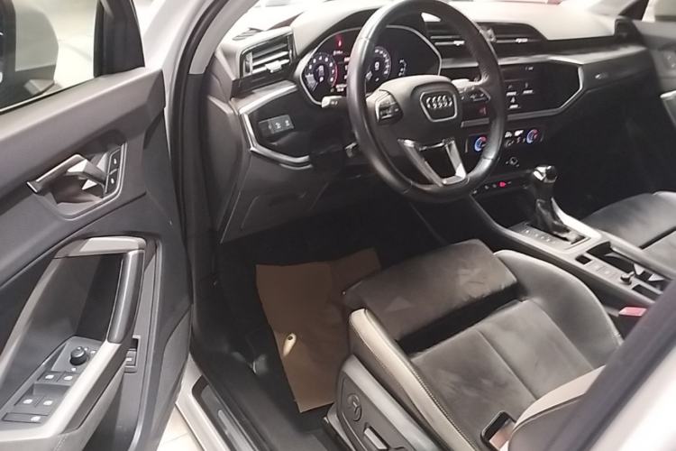 Used Audi Q3 2019 35 TFSI Advanced Dynamic Edition Driver Seat