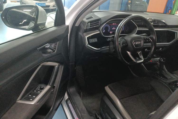 Used Audi Q3 2019 35 TFSI Fashion Dynamic Model Driver Seat