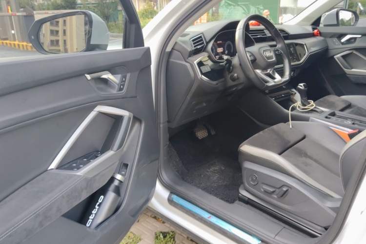Used Audi Q3 2019 35 TFSI Fashion Dynamic Model Driver Seat