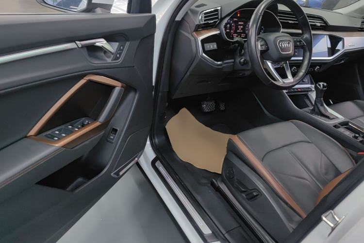 Used Audi Q3 2019 40 TFSI Fashionable and Elegant Model Driver Seat