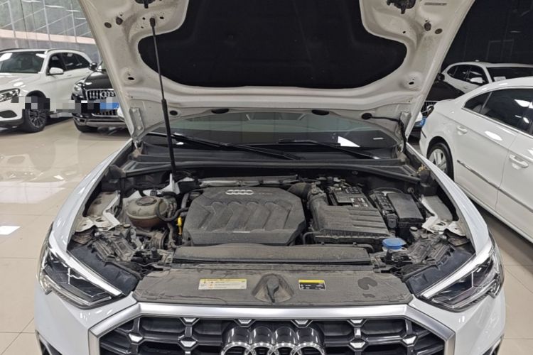 Used Audi Q3 2019 40 TFSI Fashion Dynamic Model Engine Bay