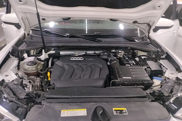 Used Audi Q3 2019 40 TFSI Fashion Dynamic Model Engine Bay