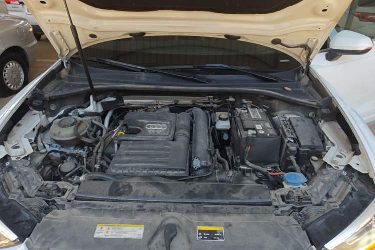 Used Audi Q3 2019 35 TFSI Fashion Dynamic Model Engine Bay