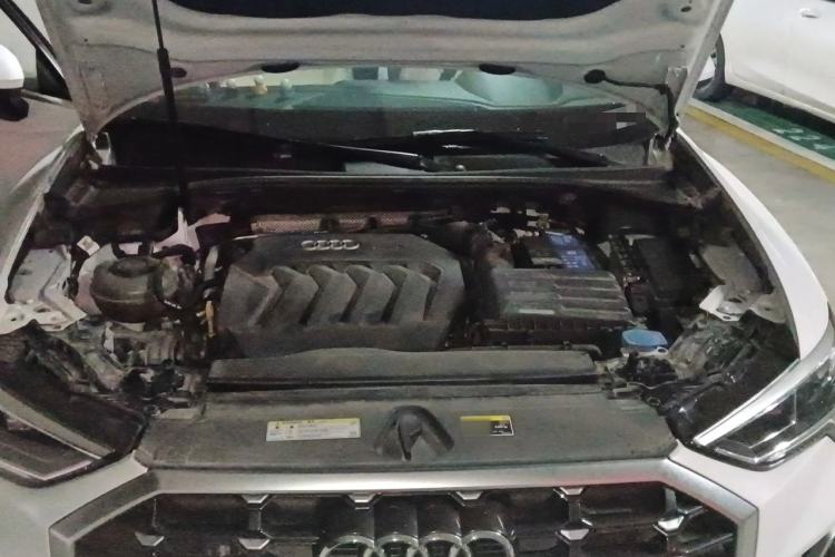 Used Audi Q3 2019 40 TFSI Fashion Dynamic Model Engine Bay