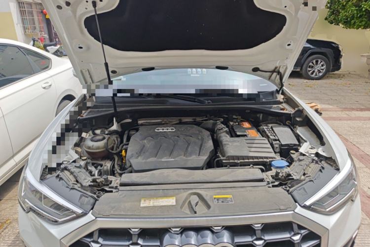 Used Audi Q3 2019 40 TFSI Fashion Dynamic Model Engine Bay