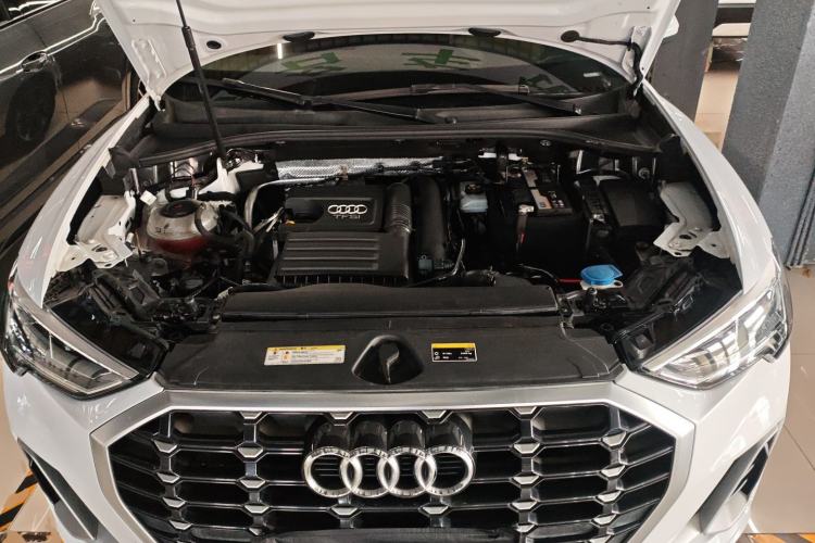 Used Audi Q3 2019 35 TFSI Fashion Dynamic Model Engine Bay