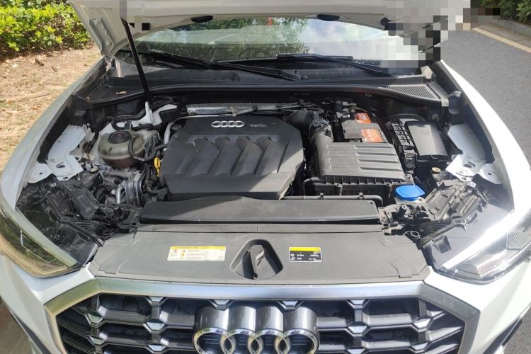Used Audi Q3 2019 40 TFSI Fashion Dynamic Model Engine Bay