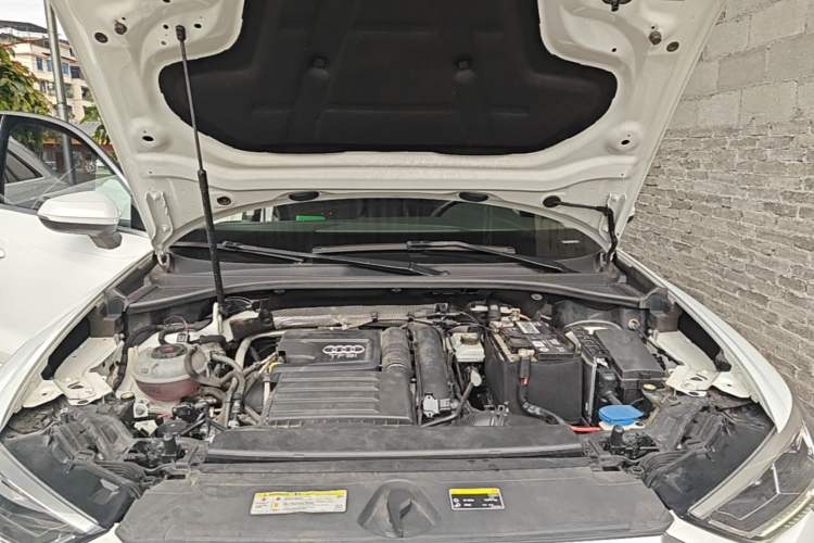 Used Audi Q3 2019 35 TFSI Fashion Dynamic Model Engine Bay