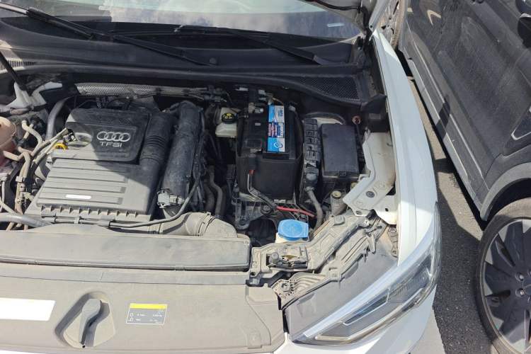 Used Audi Q3 2019 35 TFSI Fashion Dynamic Model Engine Bay Left