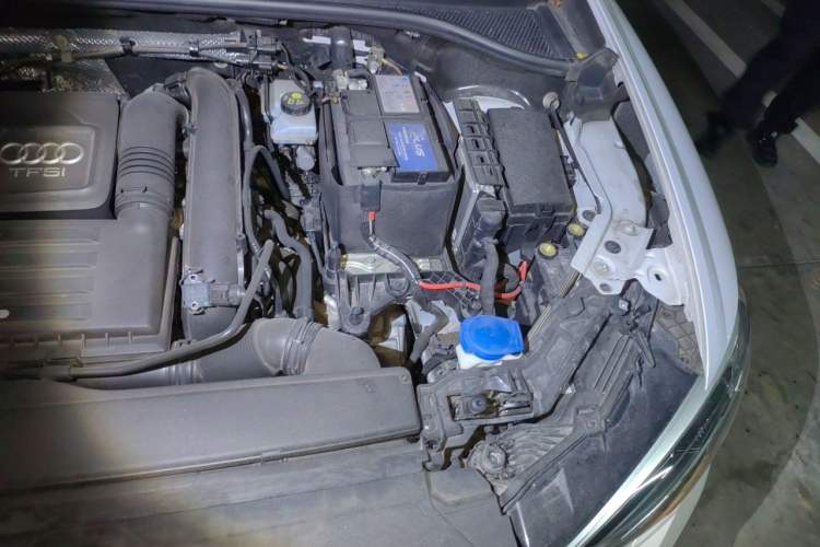 Used Audi Q3 2019 35 TFSI Advanced Dynamic Edition Engine Bay Left