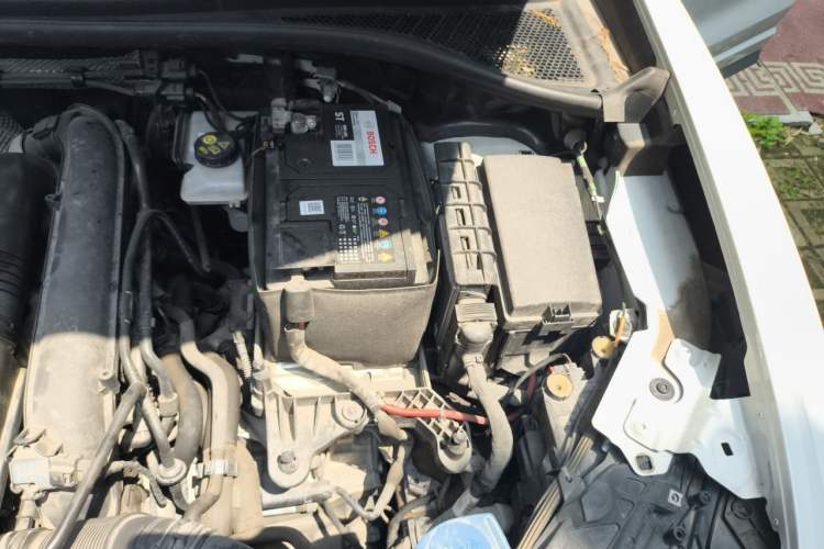 Used Audi Q3 2019 35 TFSI Fashion Dynamic Model Engine Bay Left