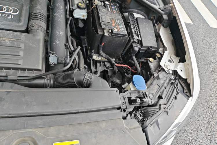 Used Audi Q3 2019 35 TFSI Advanced Dynamic Edition Engine Bay Left