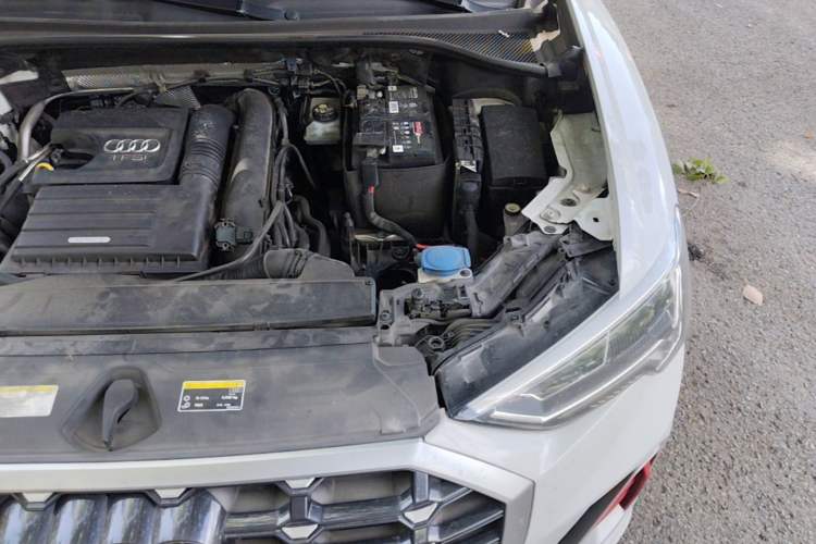 Used Audi Q3 2019 35 TFSI Fashion Dynamic Model Engine Bay Left