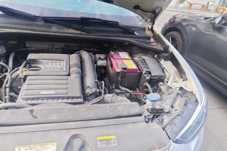 Used Audi Q3 2019 35 TFSI Fashion Dynamic Model Engine Bay Left