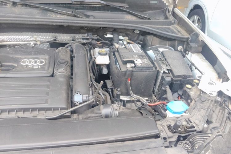 Used Audi Q3 2019 35 TFSI Fashion Dynamic Model Engine Bay Left