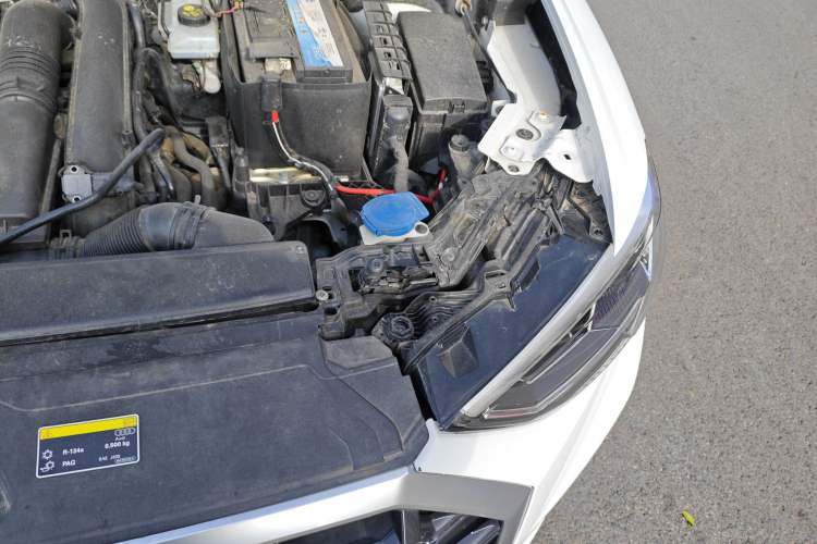 Used Audi Q3 2019 35 TFSI Fashion Dynamic Model Engine Bay Left