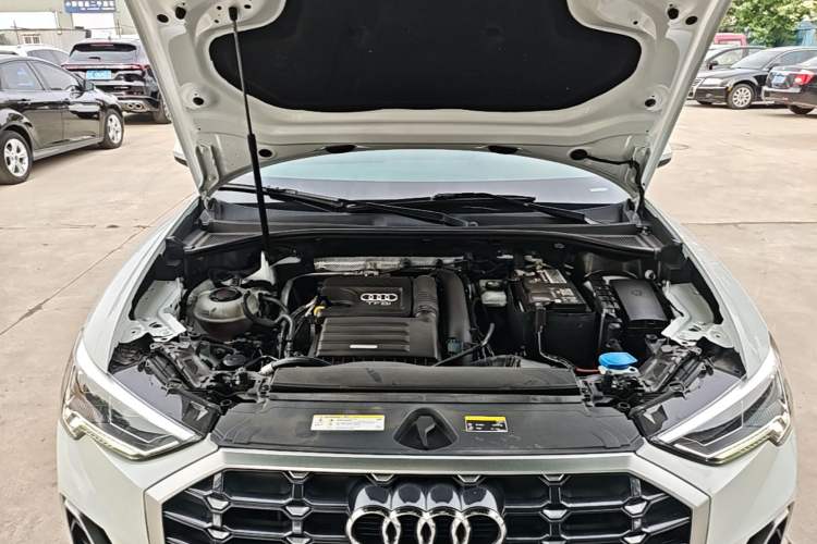 Used Audi Q3 2019 35 TFSI Fashion Dynamic Model Engine Bay