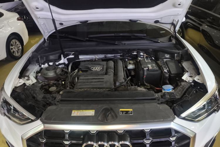 Used Audi Q3 2019 35 TFSI Fashion Dynamic Model Engine Bay