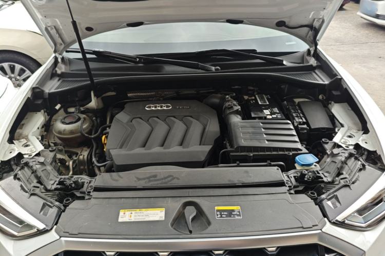 Used Audi Q3 2019 40 TFSI Fashion Dynamic Model Engine Bay