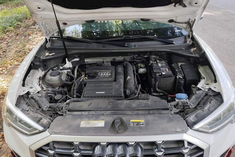 Used Audi Q3 2019 35 TFSI Fashion Dynamic Model Engine Bay