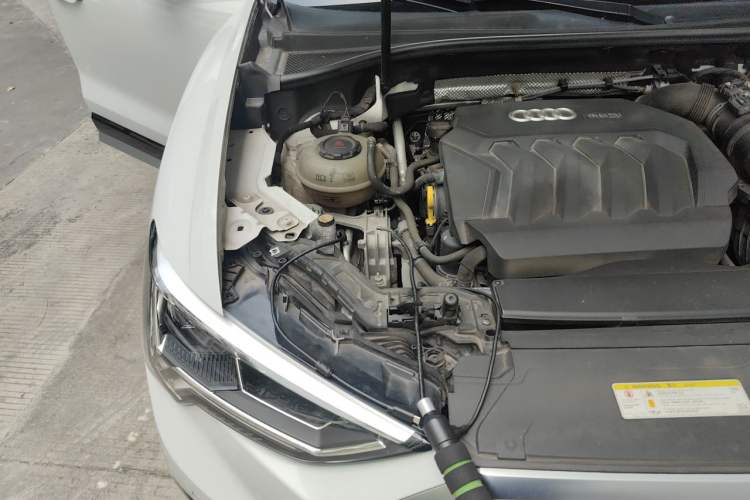 Used Audi Q3 2019 40 TFSI Fashionable and Elegant Model Engine Bay Right