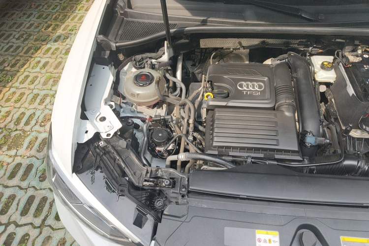 Used Audi Q3 2019 35 TFSI Advanced Dynamic Edition Engine Bay Right